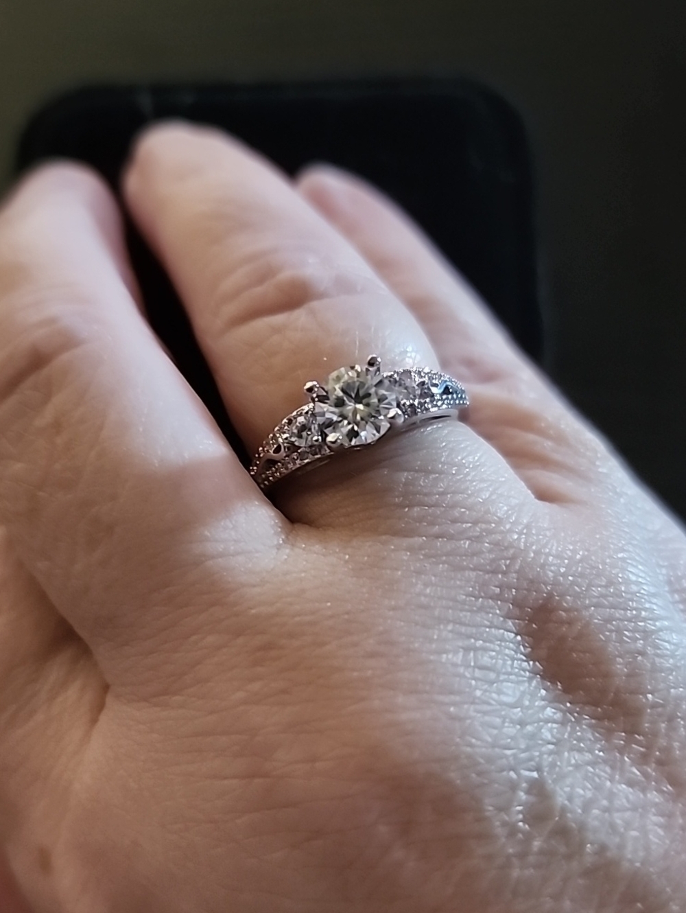 Classic Rhodium-plated Solitaire Moissanite Ring with Side Stones - Size 8